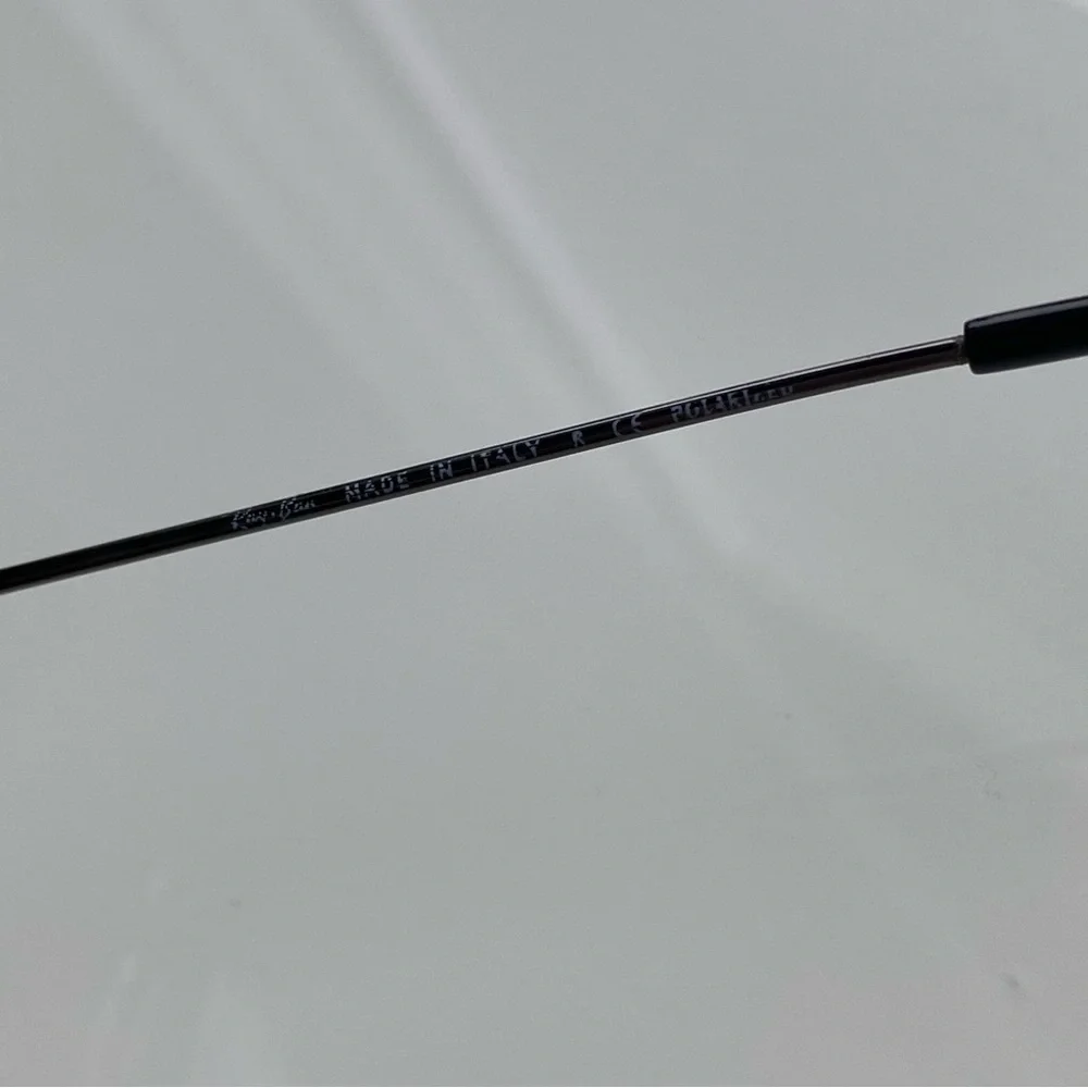 Ray-Ban Polarized Aviator Sunglasses with Case - Picture 6 of 7